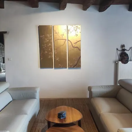 Les De La Bastide